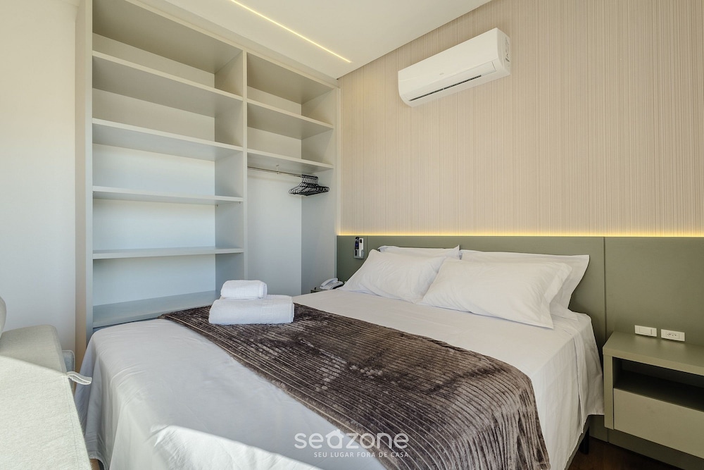 Apartments in a Building With a Pool, 180m From the Beach in Bombinhas - Sfrs