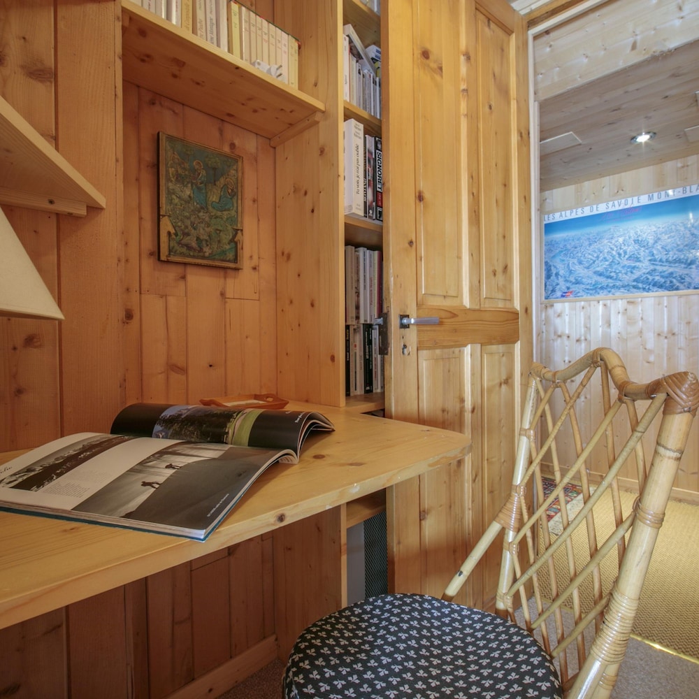 Chalet Du Croz RJ in Le Tour Argenti re
