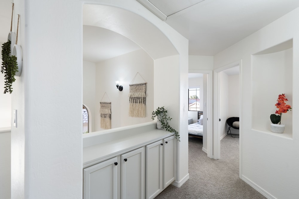 5 BD Gilbert Home 4 Min to Downtown