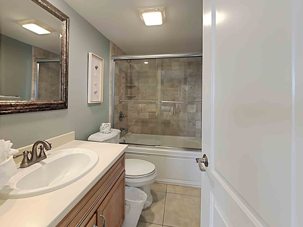 Ocean Breeze West by Southern Vacation Rentals