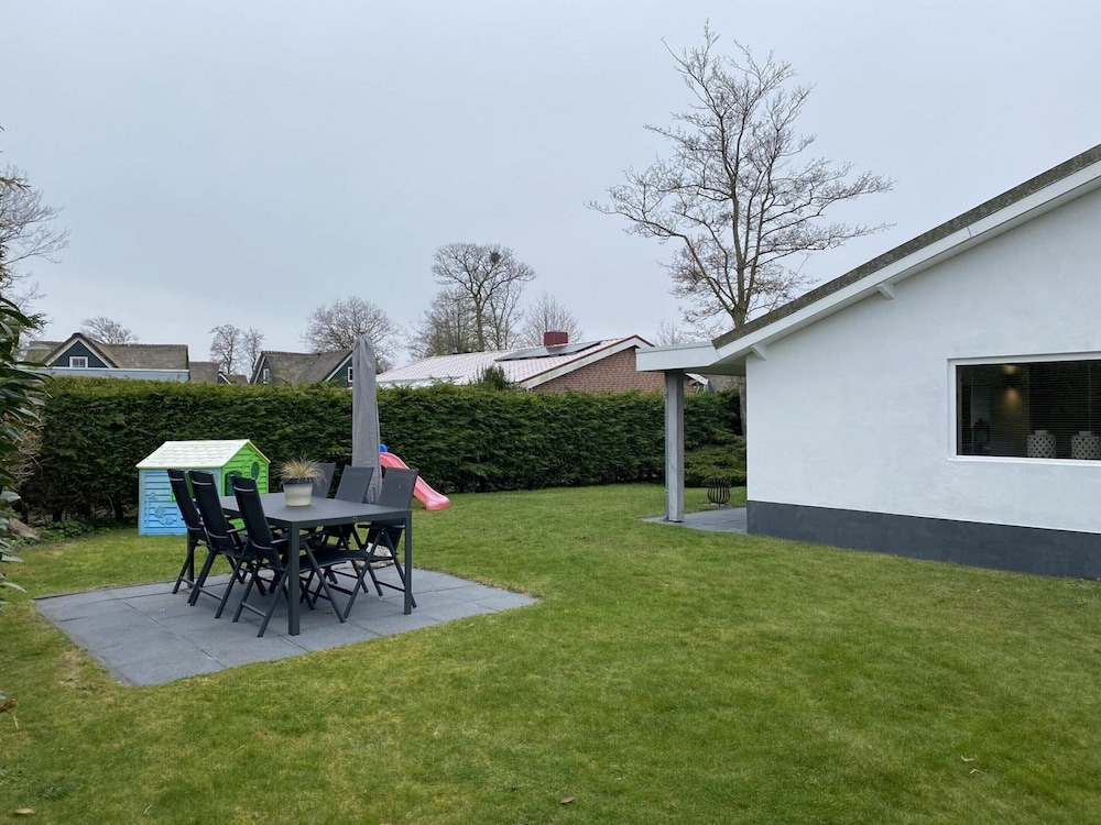 Lovely Holiday Bungalow With Garden
