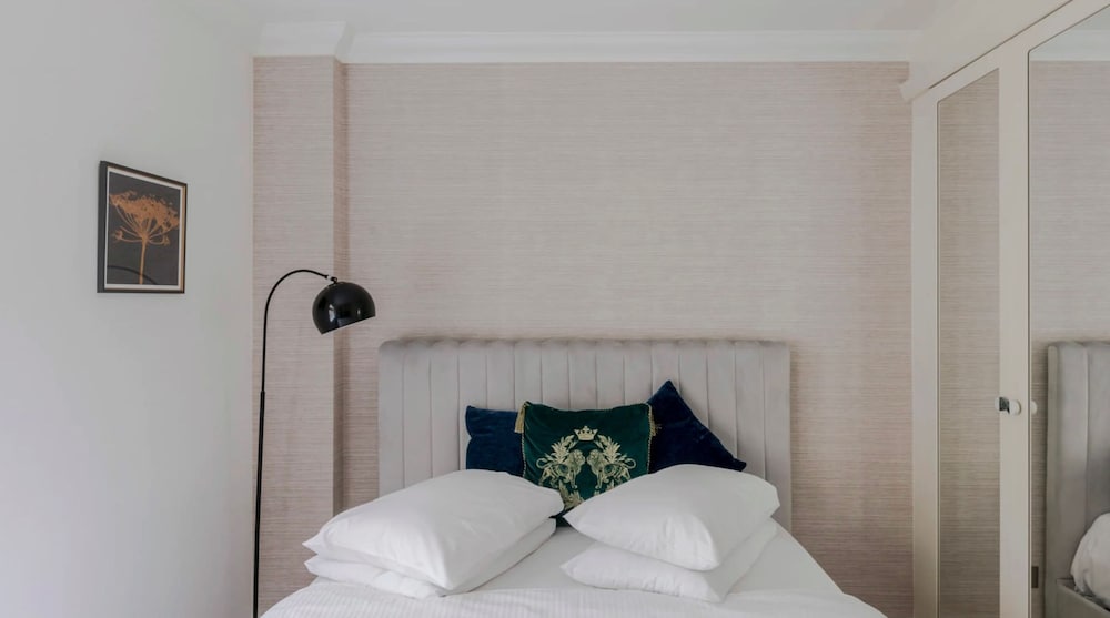 The Mayfair Muse - by Out of Office Lifestyle