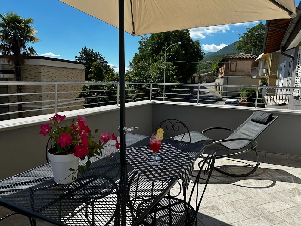 Apartment in Esanatoglia Near Apennines Trails
