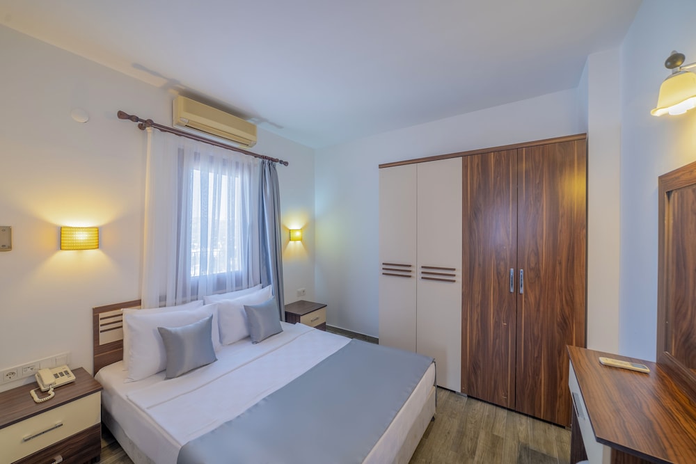 Queen Boutique Hotel - Image 75