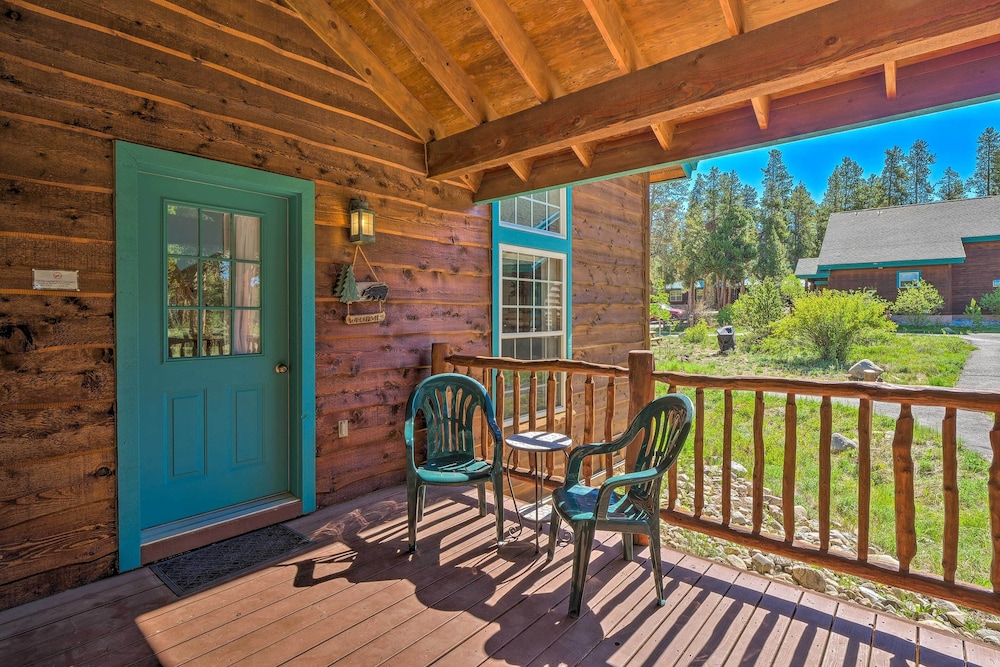 6 Mi to Turquoise Lake: Retreat w/ Covered Deck! view 2