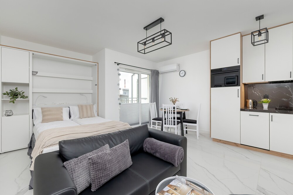 Plac Słowiański Świnoujście by Renters