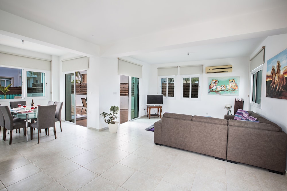 Protaras Holiday Villa Me25
