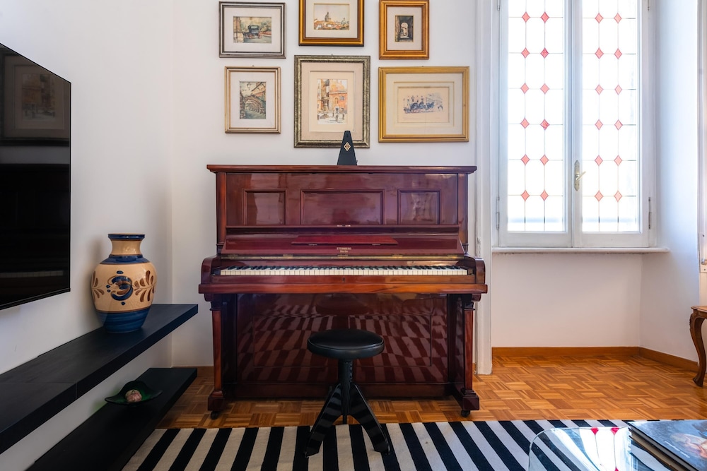 Casa Emme in Rome With 2 Bedrooms and 1 Bathrooms