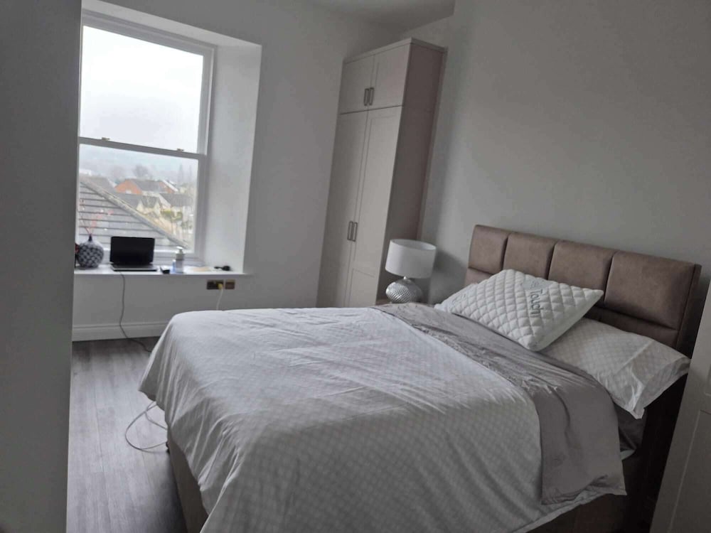1Br Sheffield Stay - Private, Secure, Free Parking
