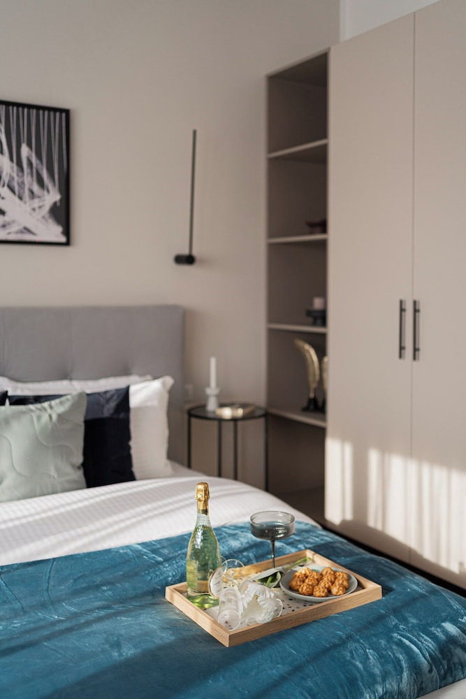 Contemporary 3-Bedroom Lofts - Modern Touches Meet Classic Elegance by Calea Victoriei