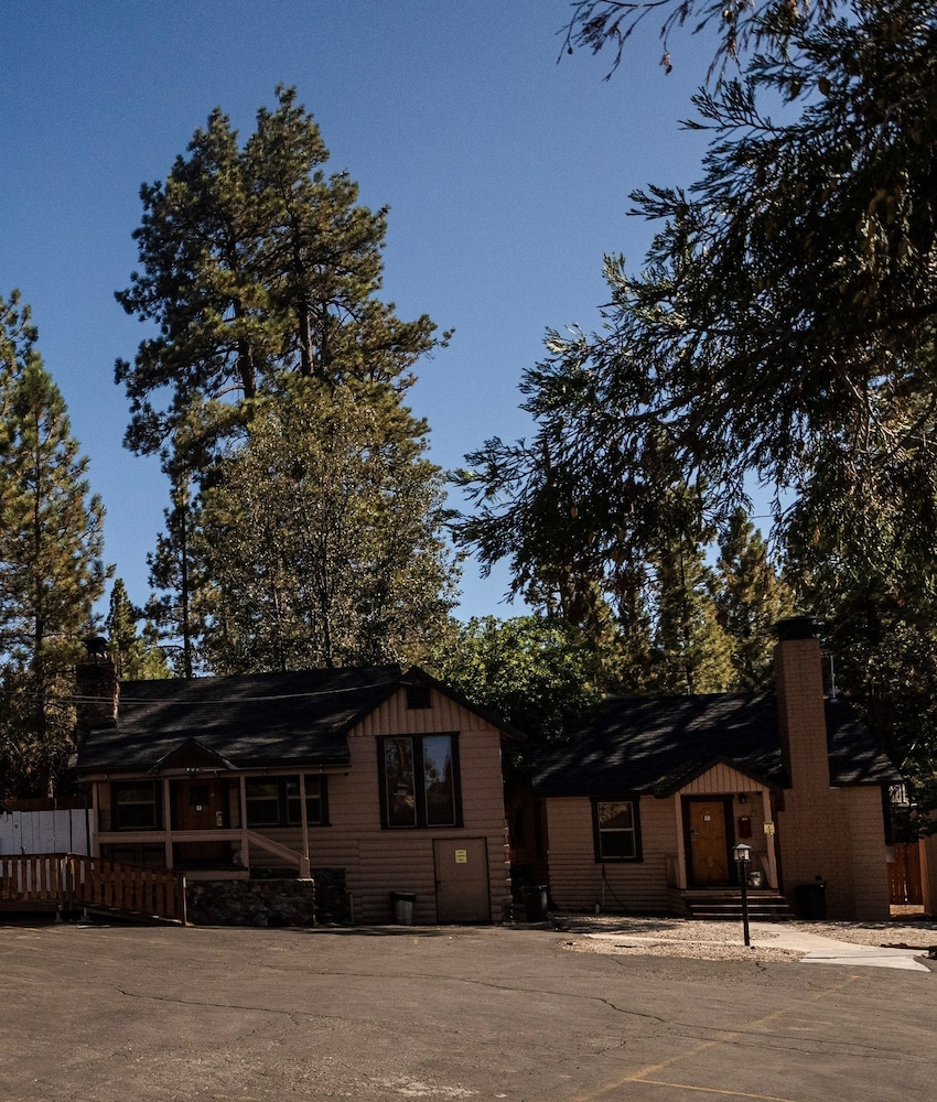 Embers Lodge and Cabins
