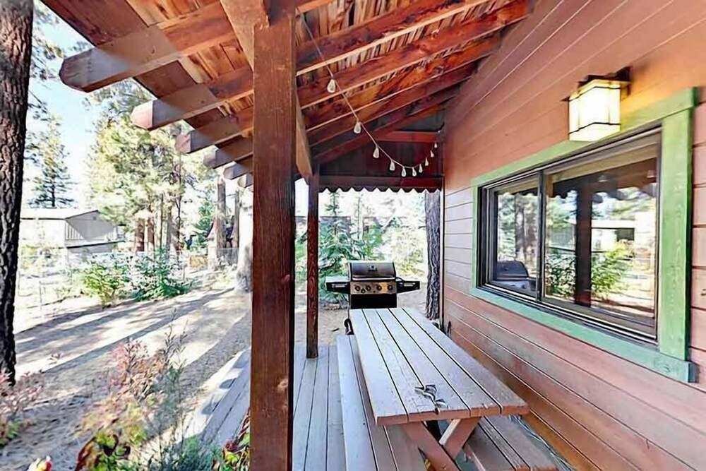 Lake Tahoe Vacations - 3988 Manzanita Avenue 2 Bedroom Cabin - Property Image 9