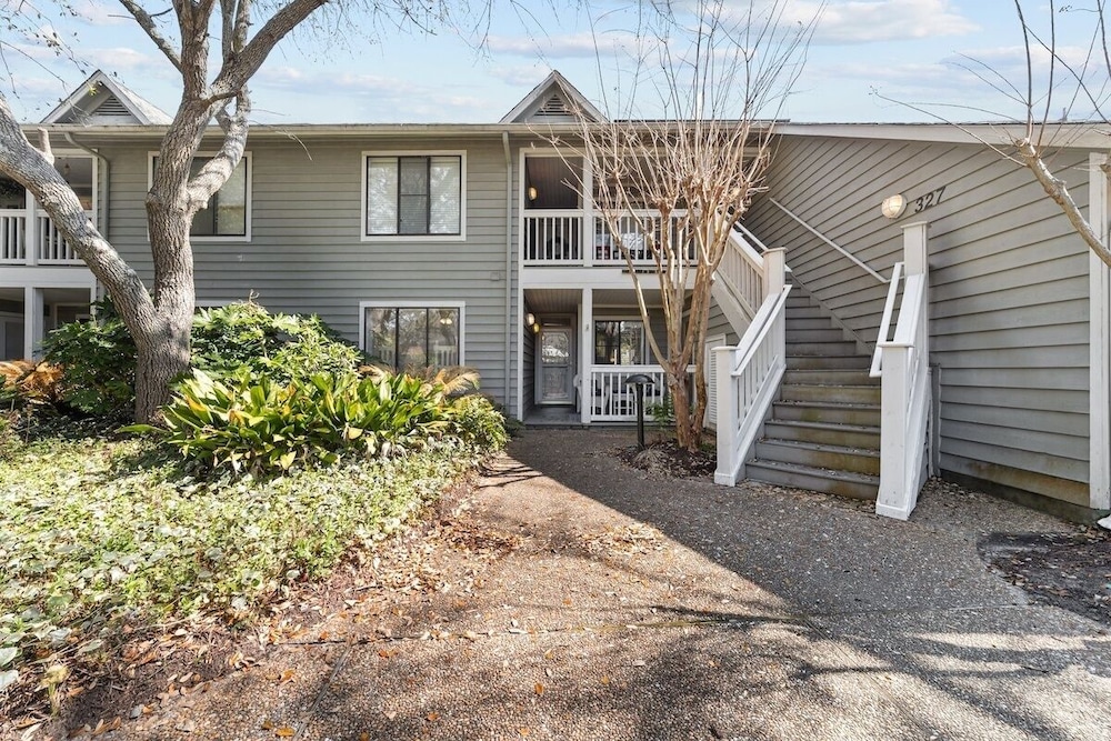 Windsor Court 11c 2 Bedroom Condo