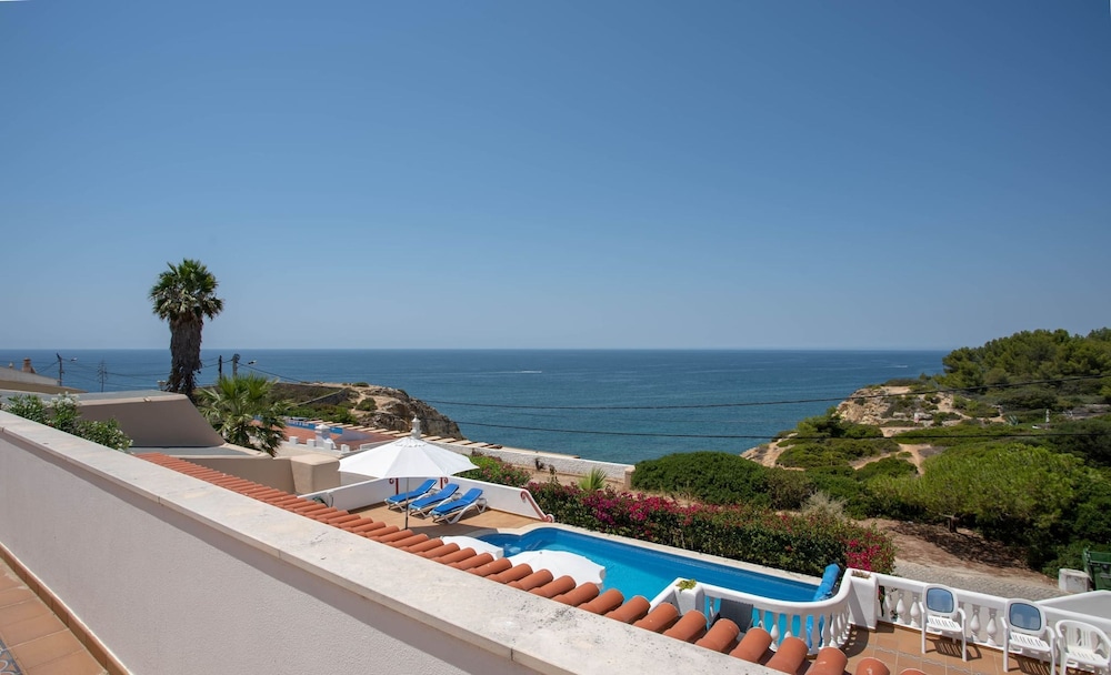 Casa do Sul Modern Villa in Centre of Carvoeiro