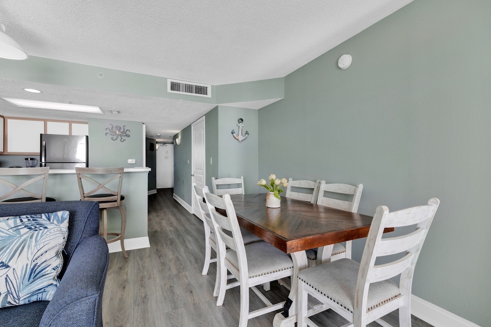 Baywatch Resort Oceanfront Dream Maker view 4