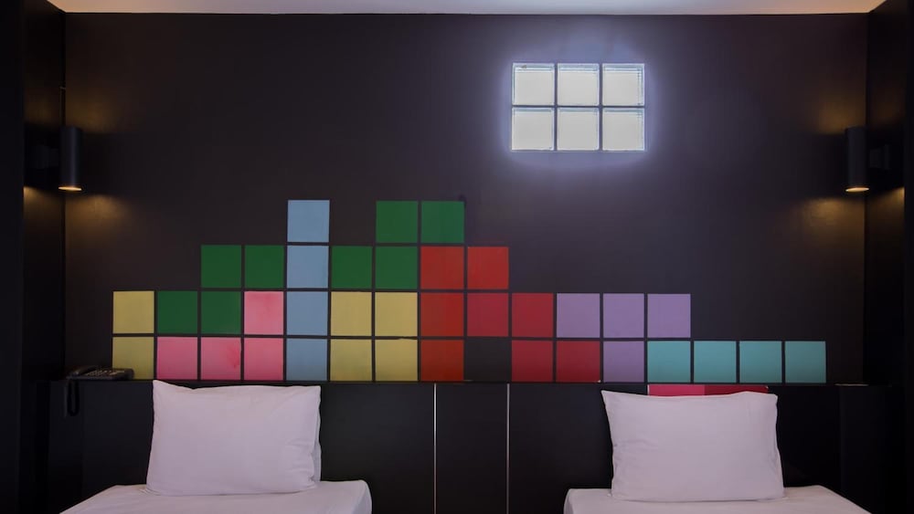 Pentahug Hotel