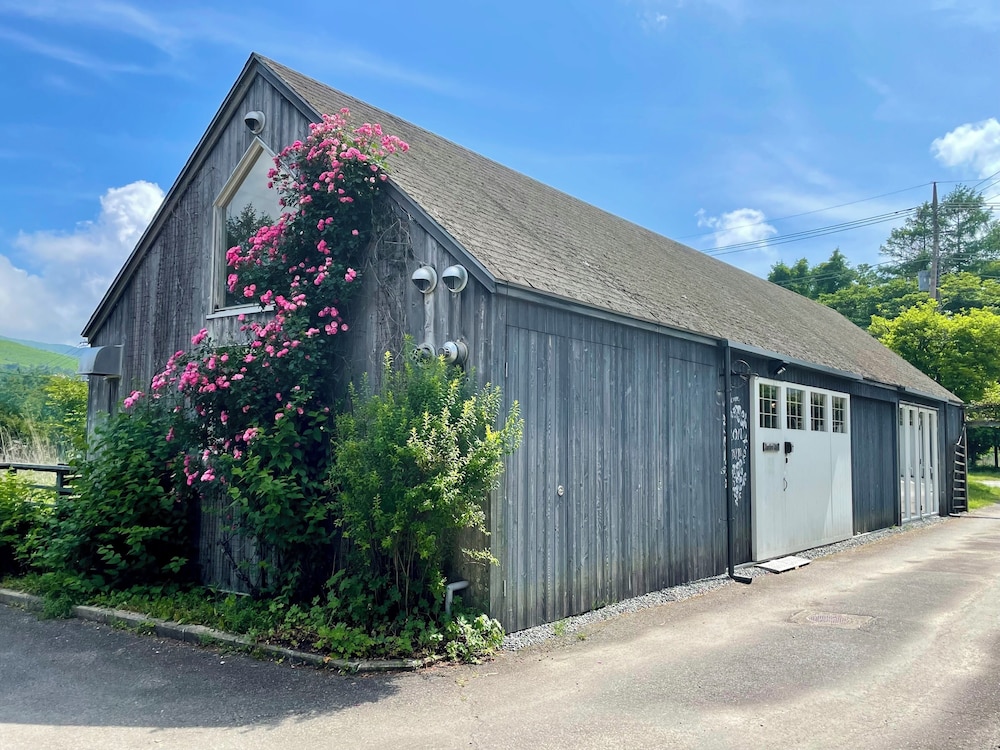 GARDEN SHED
