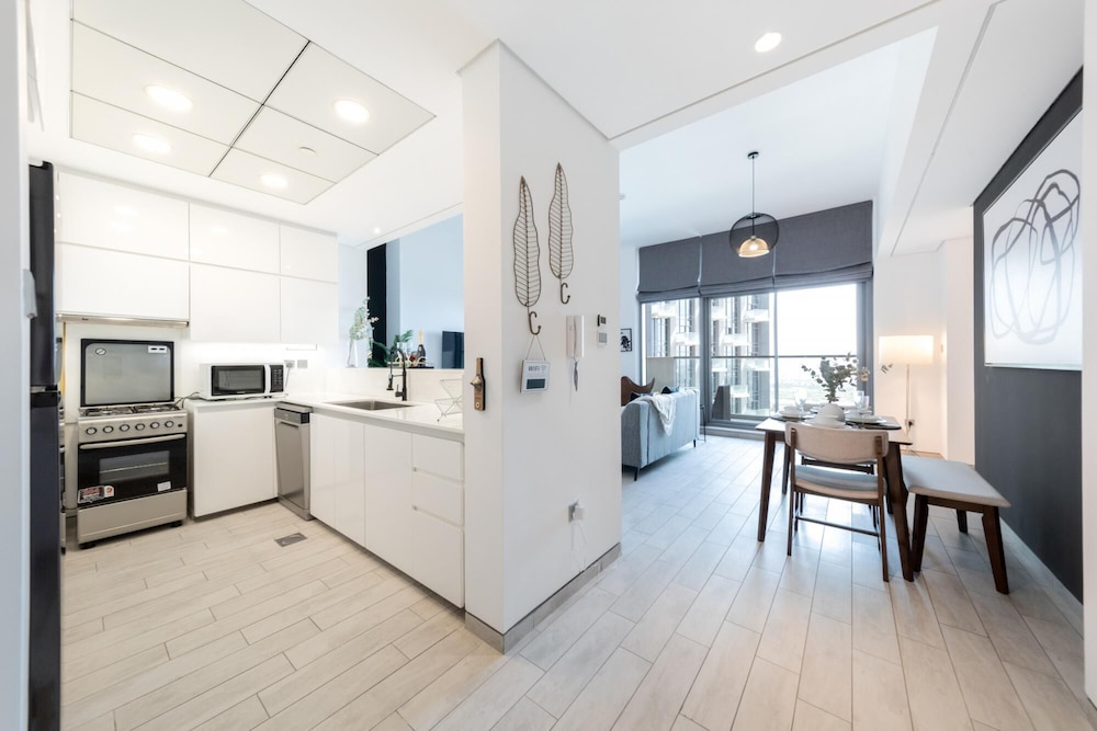DXB - The Atria Residences - 1404 - DT
