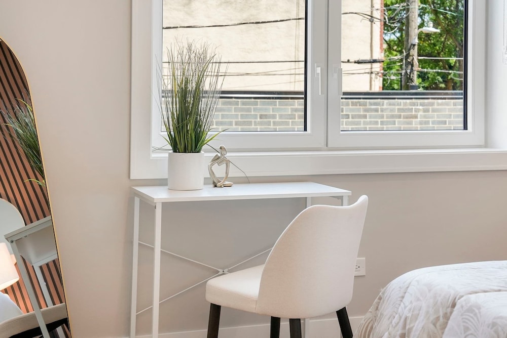 Chicago Modern Condo 2br2ba Balcony Free Park