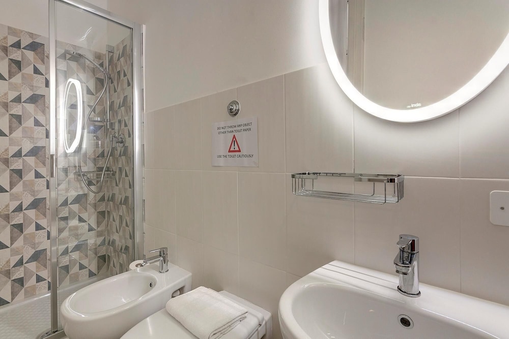 Servi 34 in Firenze With 3 Bedrooms and 2 Bathrooms