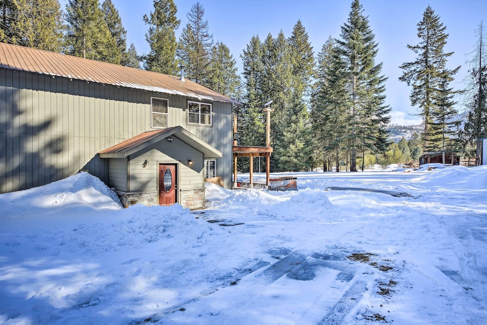 Family-friendly Sagle Vacation Rental w/ Deck - Property Image 18