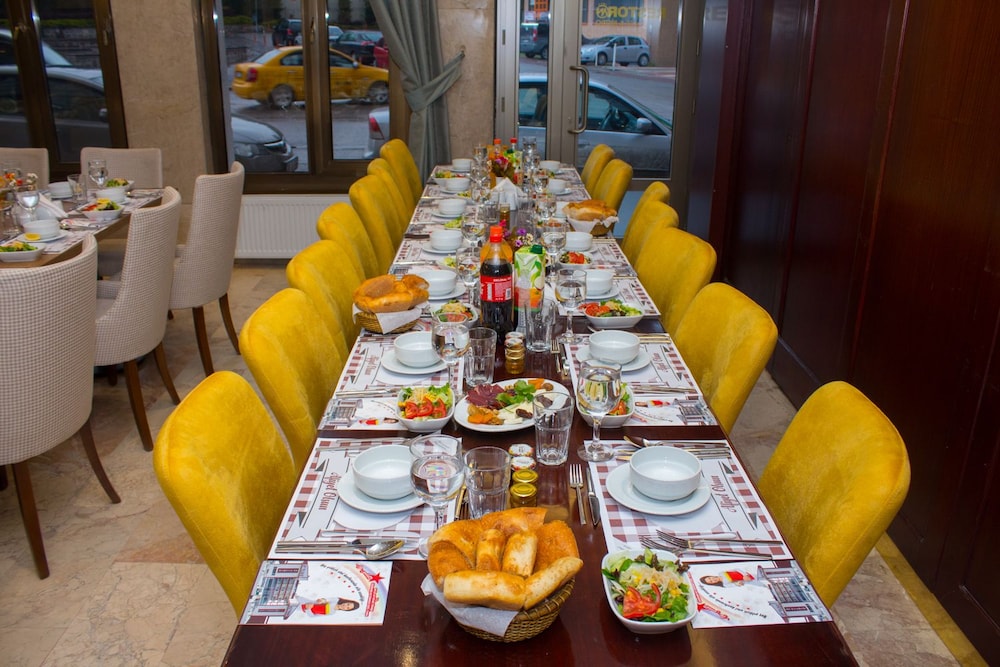 An Grand Otel - Image 12