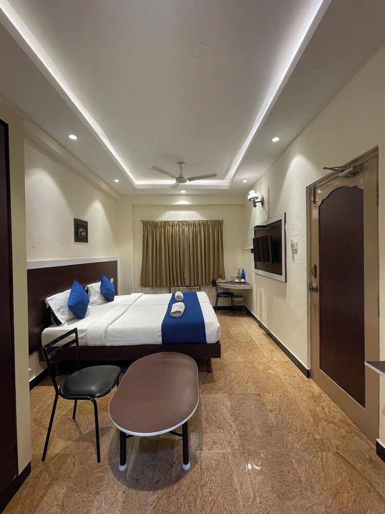 AKG Lodge