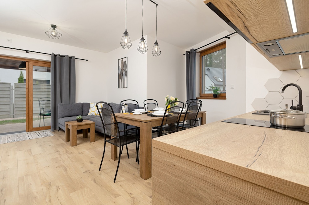Zielona 11 Apartments by Renters view 2