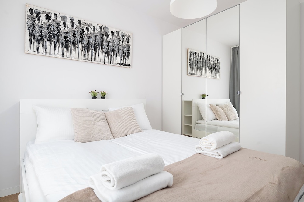 RentPlanet - Apartamenty Sierakowskiego