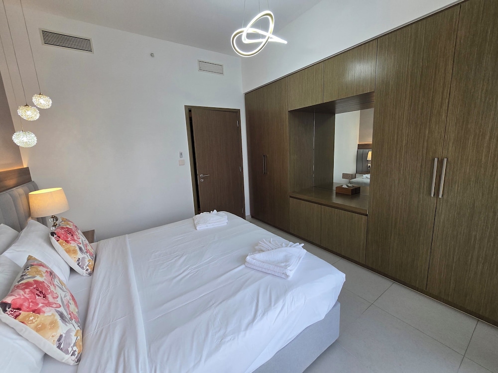 Royale Highend Burj and Fountain View