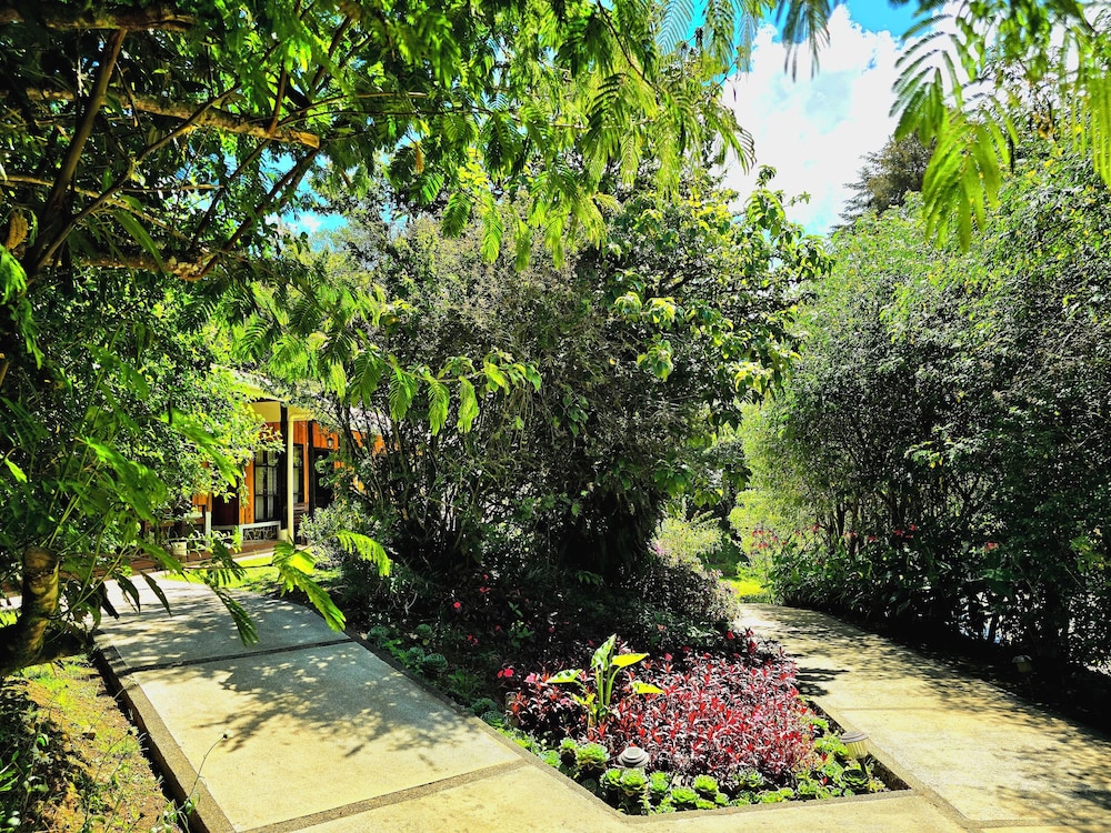 Hotel de Montaña Suria