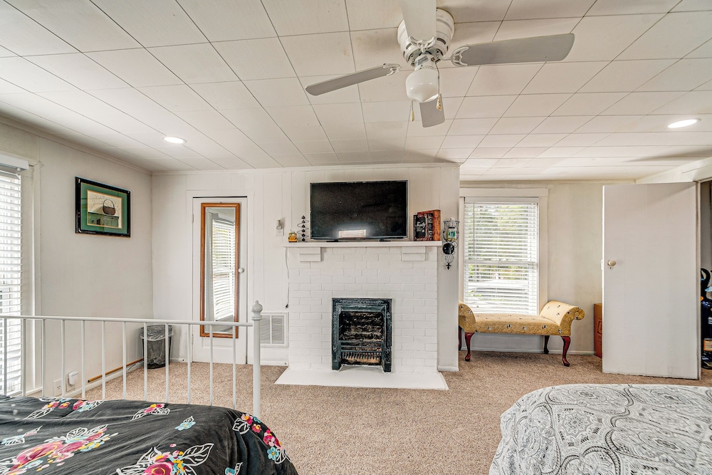 Walk to Historic Dtwn Burlington: Home w/ Yard