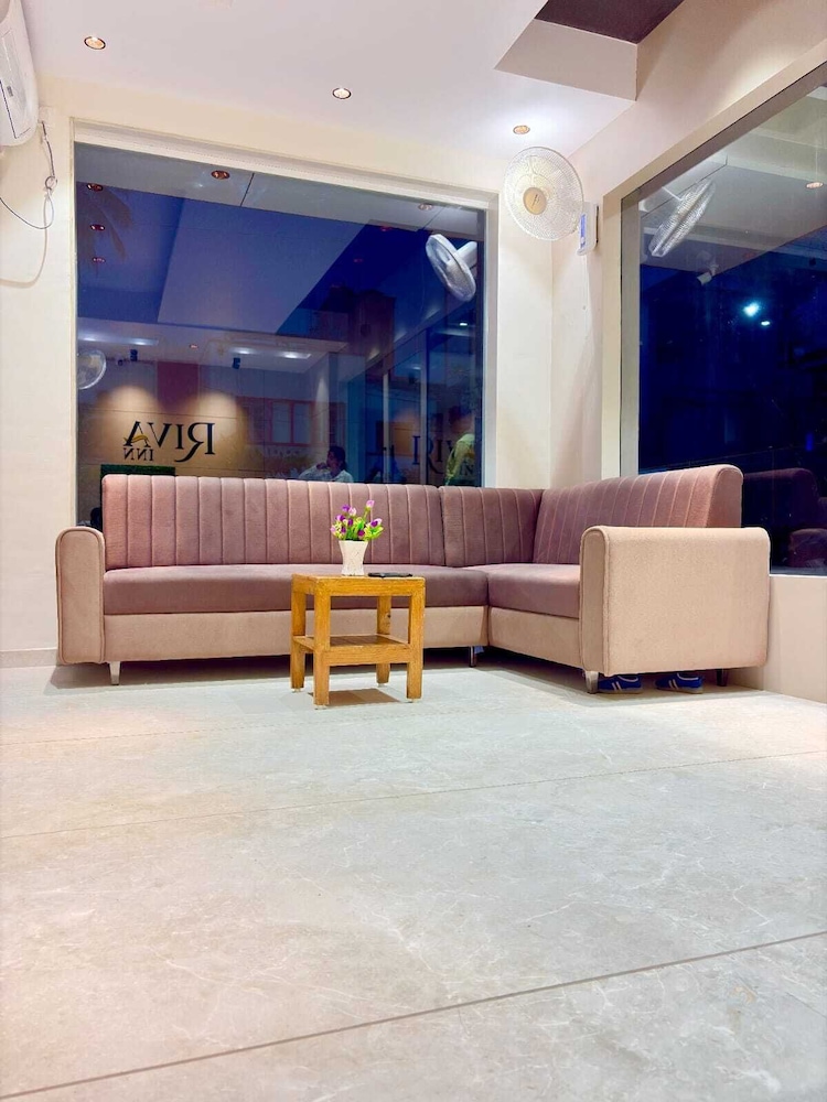 HOTEL RIVA INN