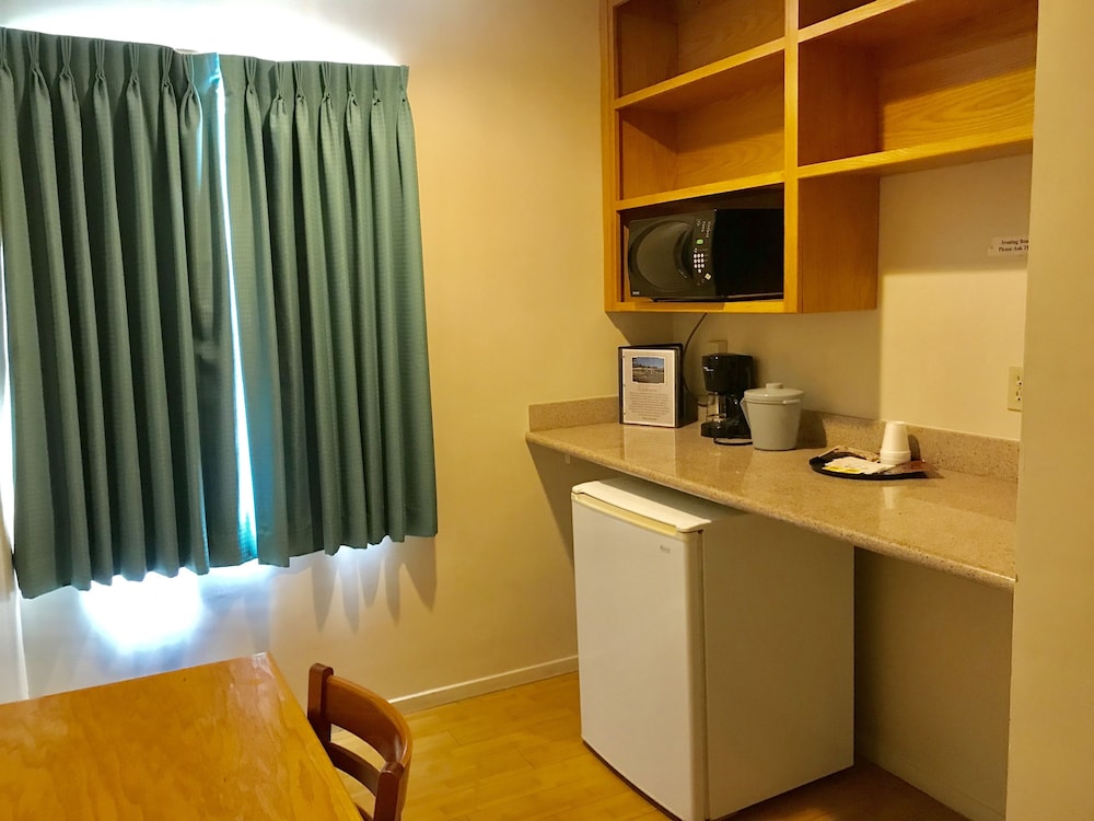 Turlock Vacations - Sunrise Inn Turlock - Property Image 1