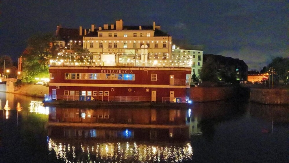 Great Polonia River Boat Apartments