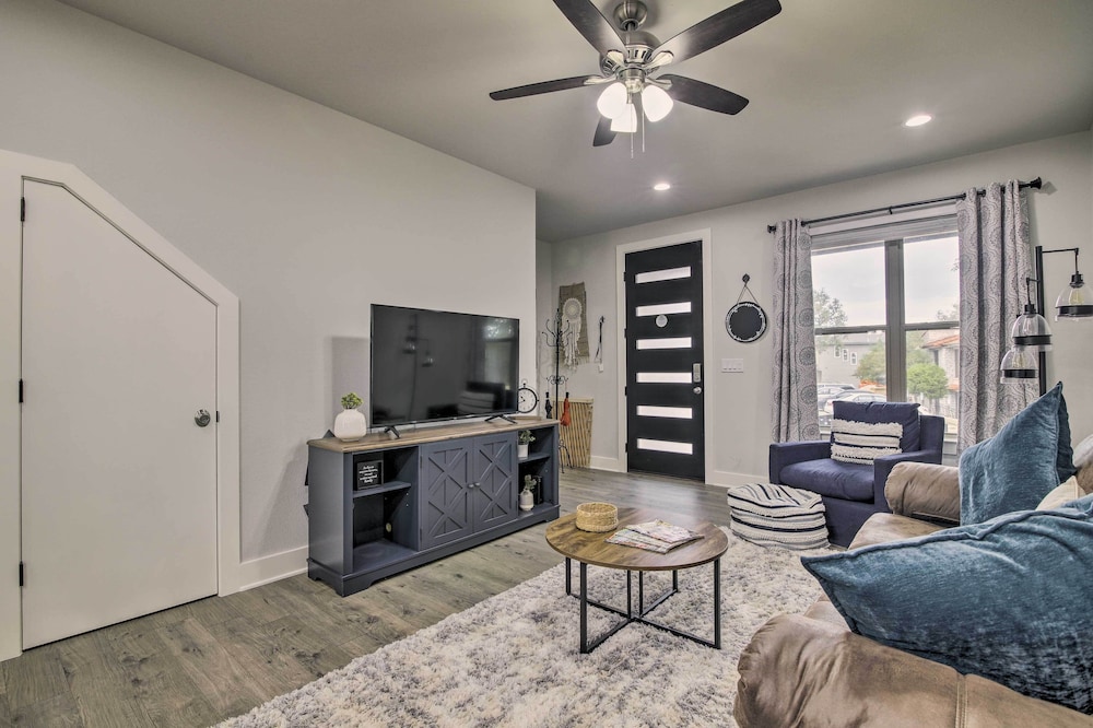 Lago Vista Townhome Near Lake Travis! - Property Image 28