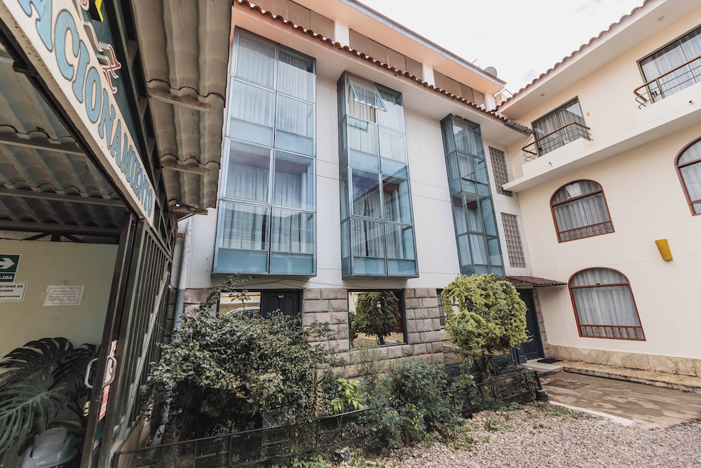 San Pedro Apartments