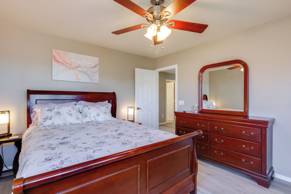 Private Yard & Fairway View: Phoenix Golf Retreat!