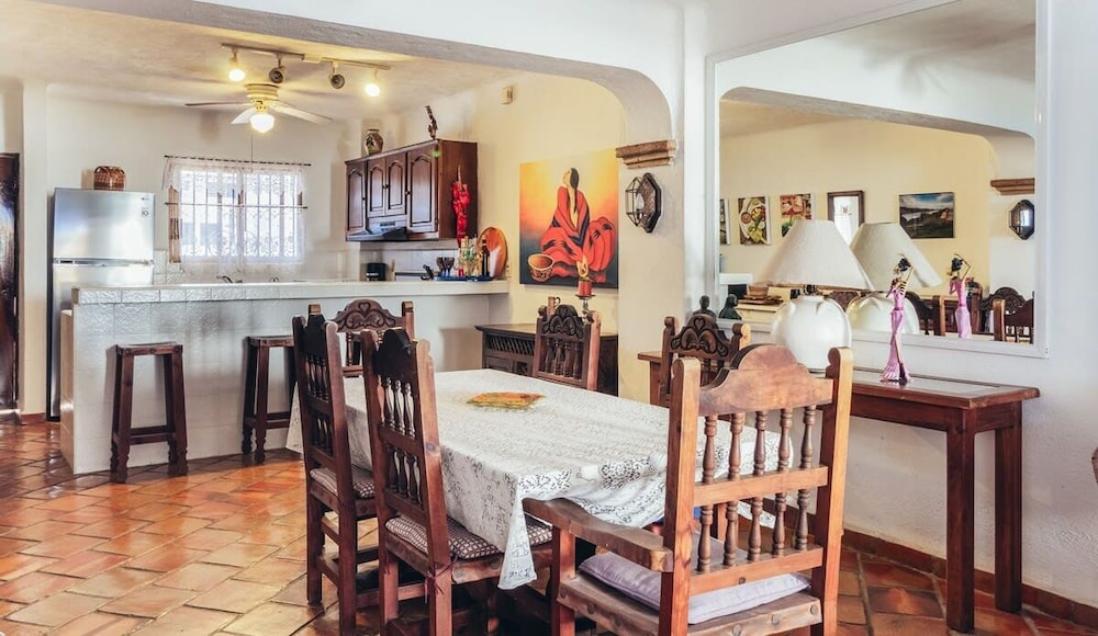 Ocean View 2Br Condo-balcony-beach-pool - 604