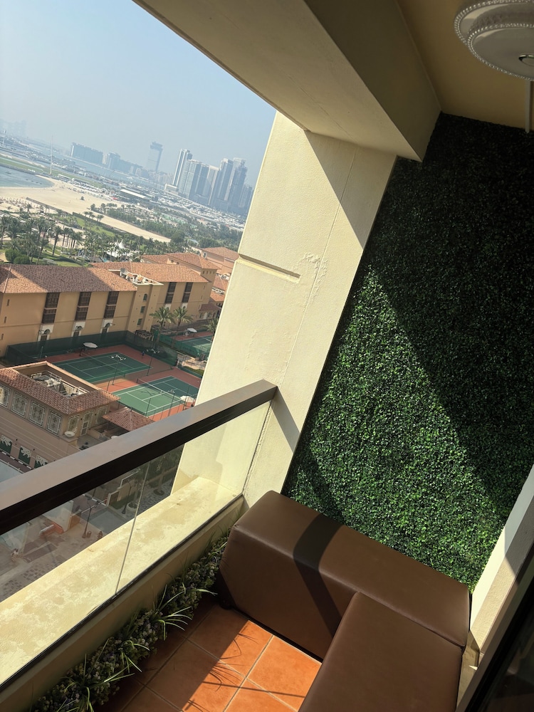 Urban Panda Beach Hostel JBR