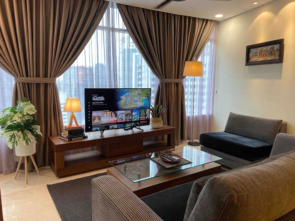 SOHO Suites KLCC by Emily in Town