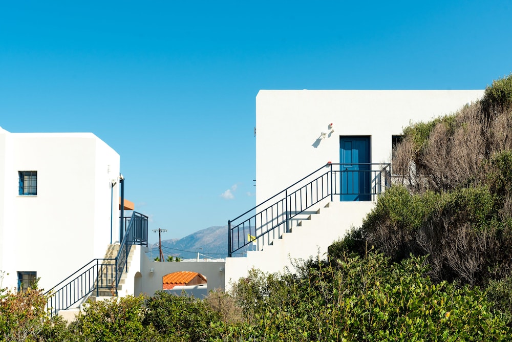 Okirroi Villas