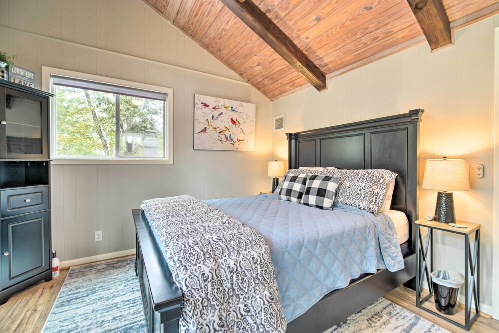 Cape Royale Cottage w/ Fire Pit & Water Views view 4