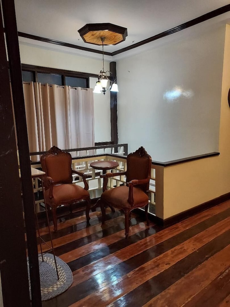 Tops Lodging House