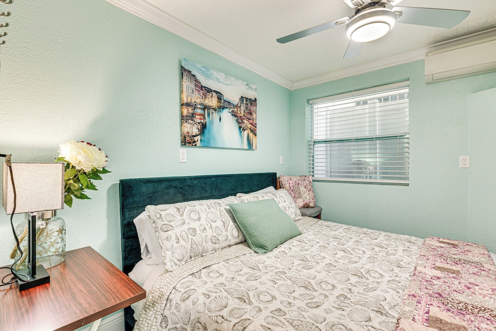 Steps to Shore: Walkable Clearwater Beach Condo