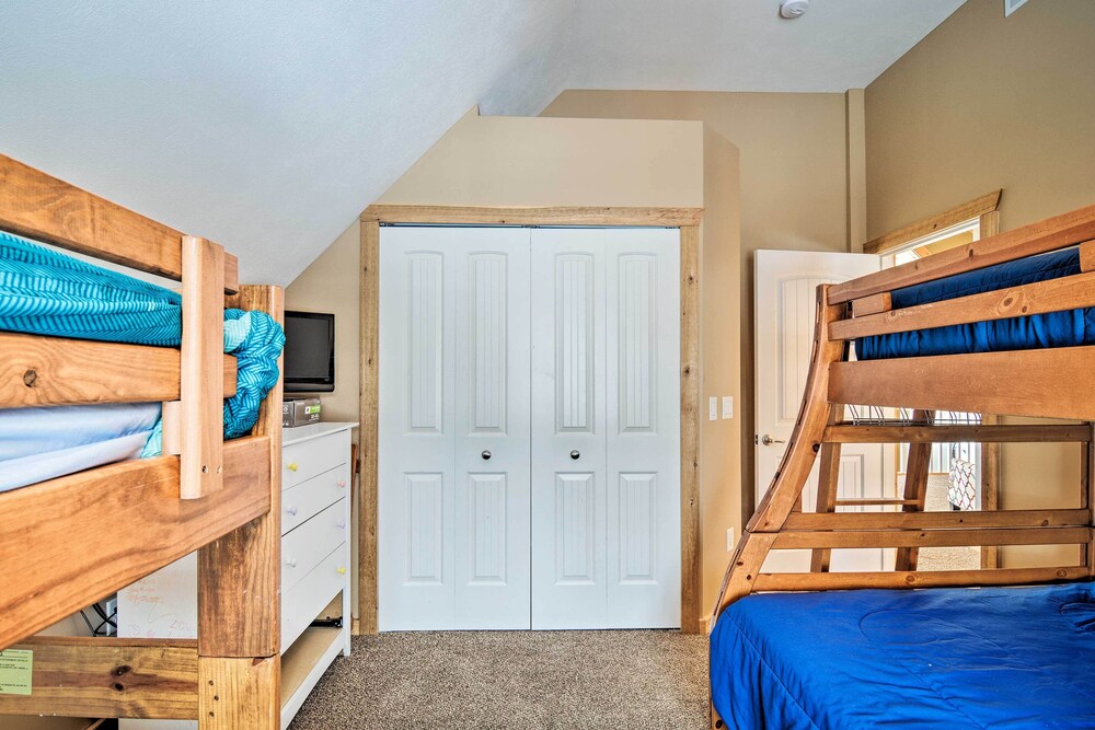 Cadillac Vacations - Family-friendly Lake Mitchell Oasis: Hike  Ski! - Property Image 4