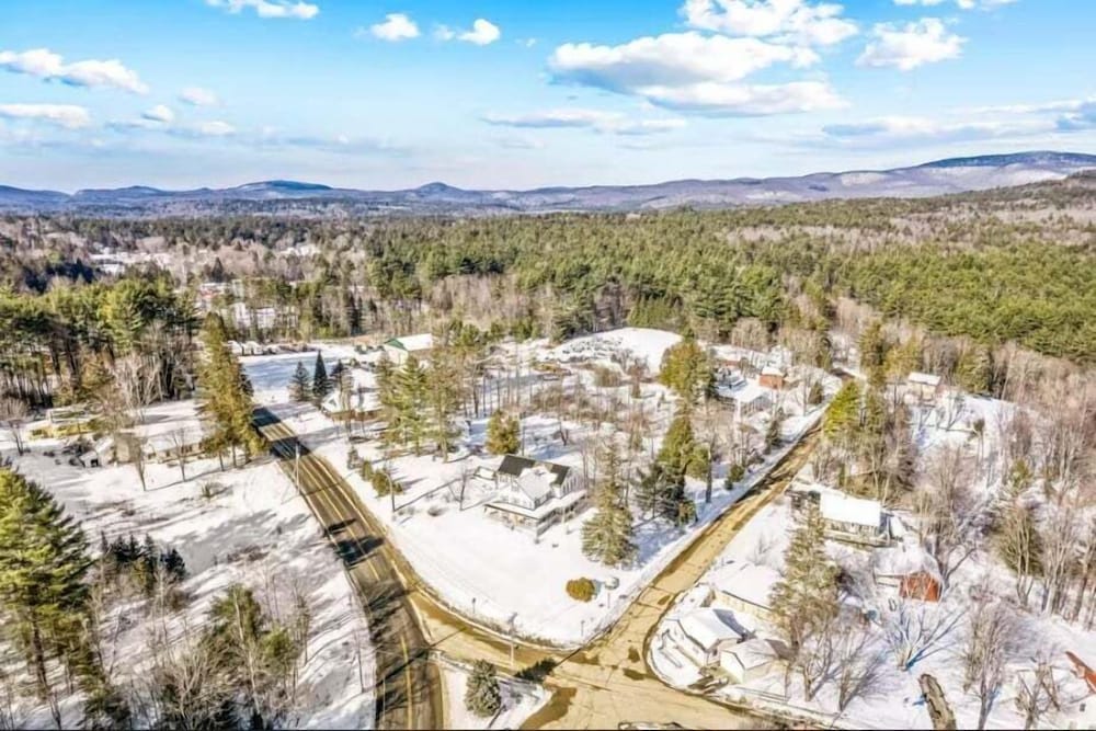 10 Mi To Gore Mountain: Home In Adirondack Park 5 Bedroom Home