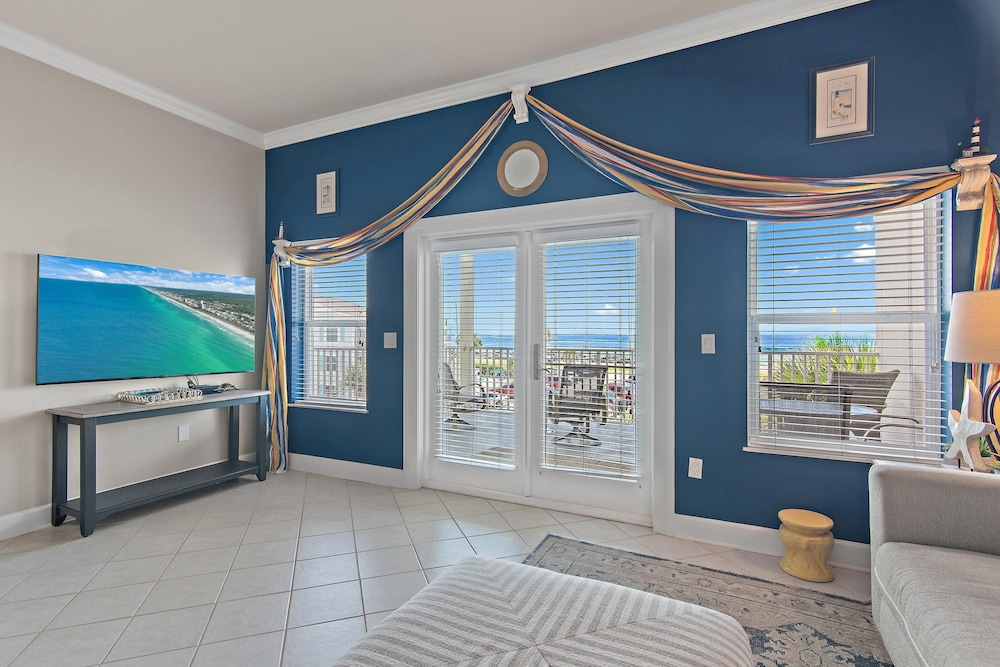 Pavilion Palms 204c