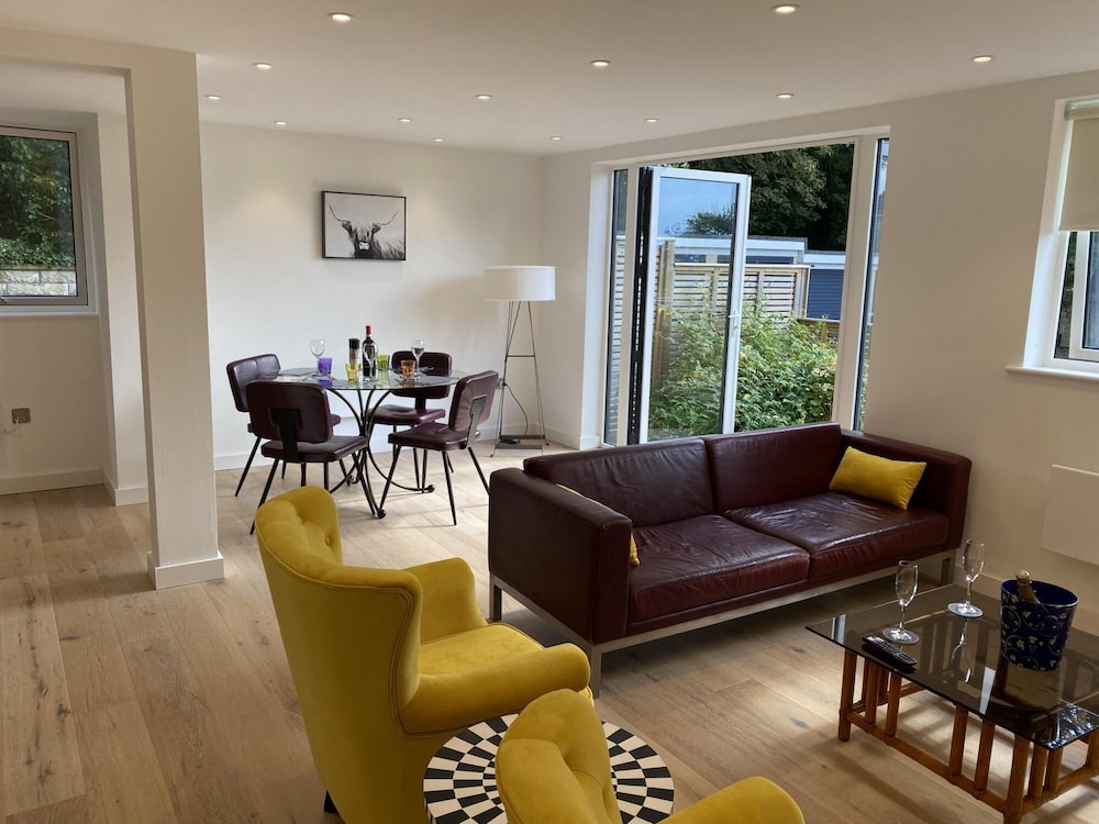 CH Apt 4 2bed in Bath view 4