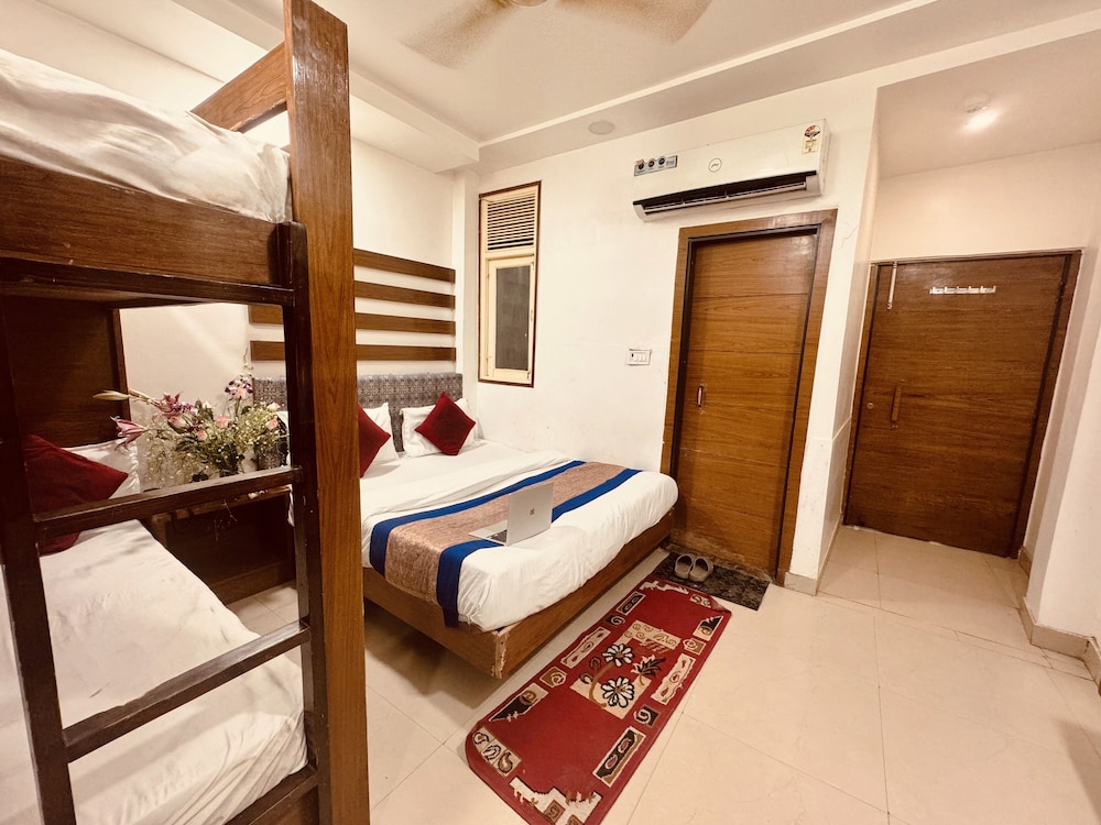 Staybook Hotel Jai Balaji New Delhi Railway Station